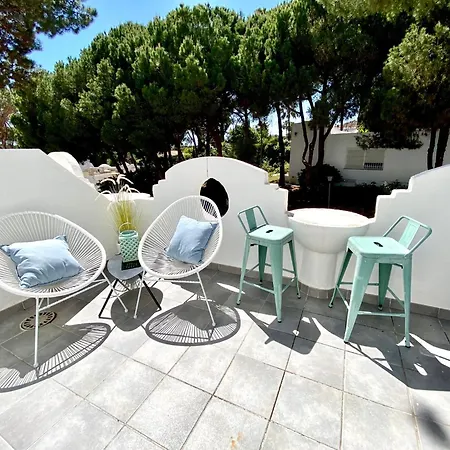 Vime Iv East Swimming Pool, Gym &