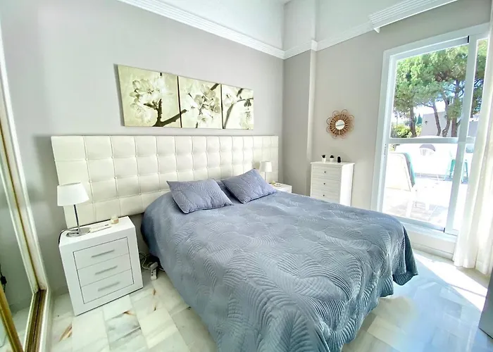 Vime Iv East Swimming Pool, Gym & Apartman *