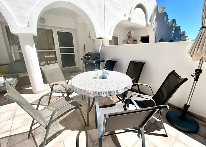 Vime Iv East Swimming Pool, Gym &